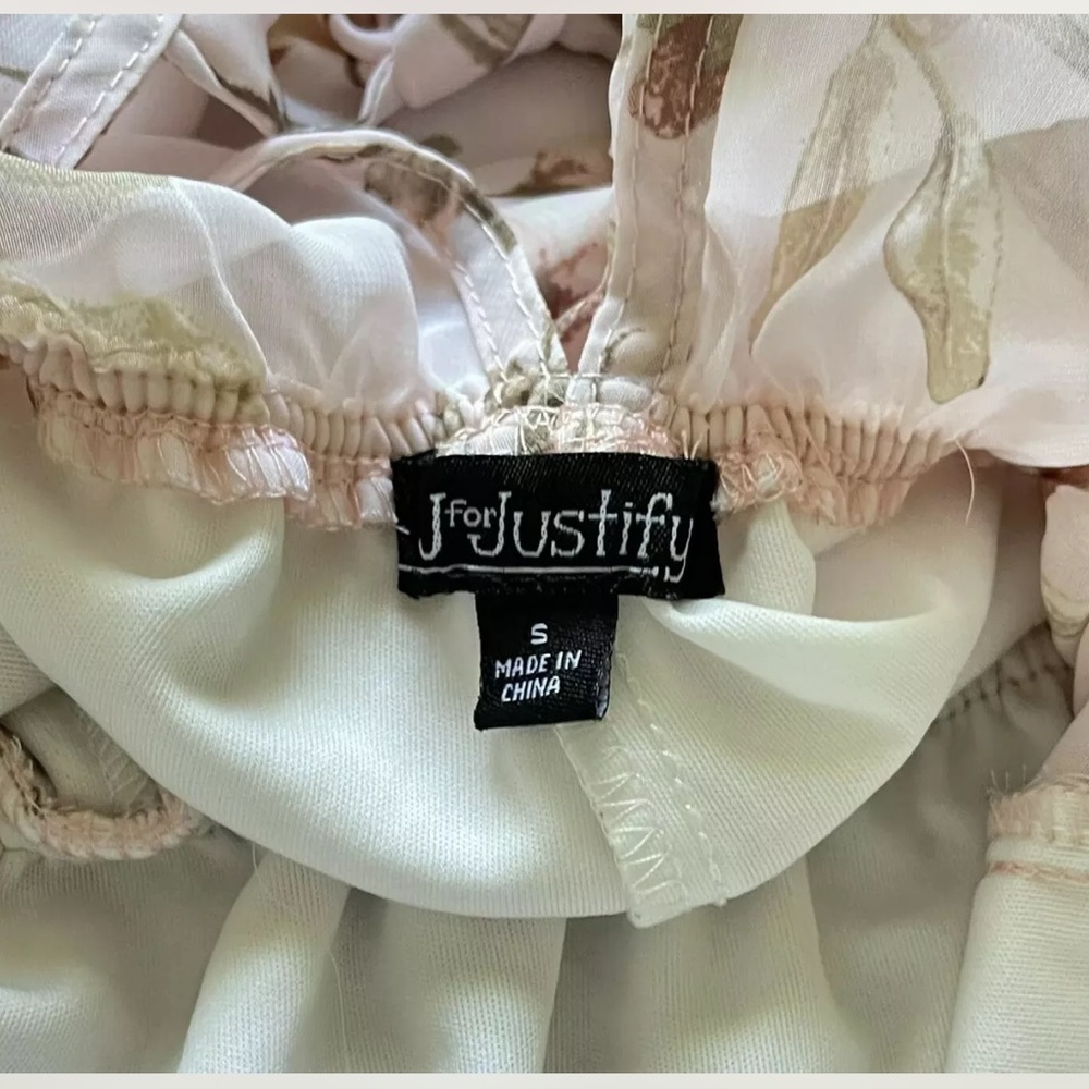 J For Justify Floral Romper V-Neck Tie Back - Pink Floral. - Picture 5 of 5